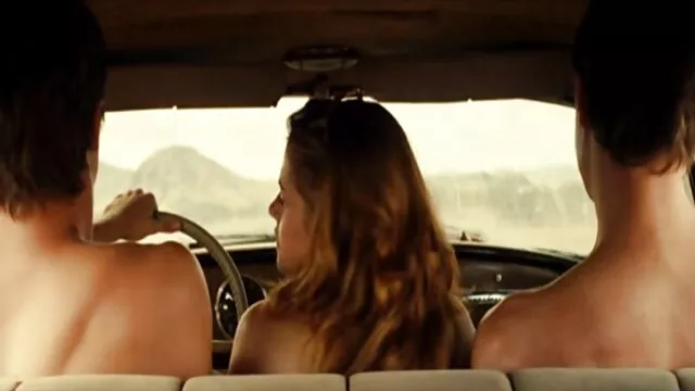 Brunette sex porn mere et fils se baise avec deux godes