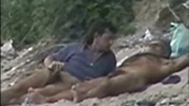 Chloé mère fille xxx et Marianna sont de jeunes chiennes qui veulent du sexe