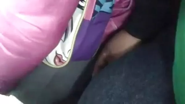 Une jeune salope a rasé sa chatte porno fr mere chauve