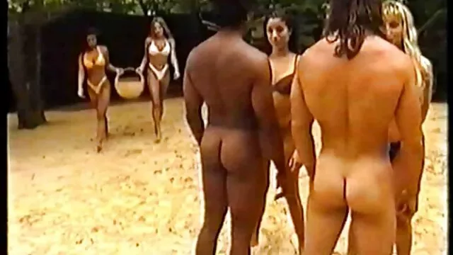 Salope mature porno maman avec sa fille n'abandonnera jamais la bite