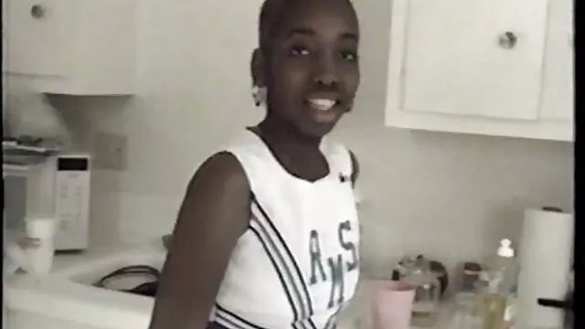 Fétiche jeune maman porn sexy avec Katrina magique