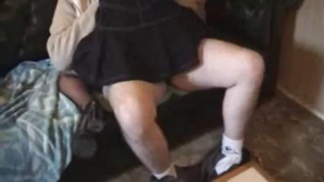 Bébé en chaussures video de sexe mere de cow-boy se fait bien baiser