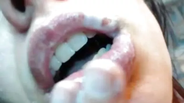 La bonne chienne de Tiffany satisfera fille mere porn n'importe quel homme
