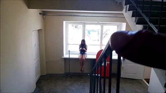 Elle a rasé sa chatte et l'a donnée fille mere sexe à son amie à lécher