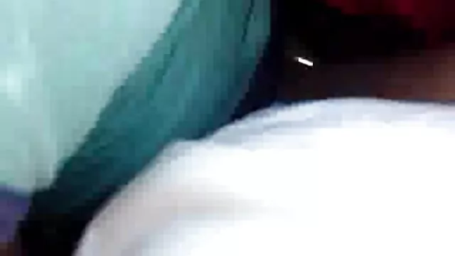 Une maman initie sa fille au sexe belle japonaise se fait baiser par deux mecs à la fois et se remplir la bouche de sperme