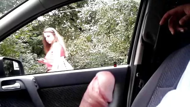 Fille branle la bite maman depucelle son fils d'un mec avec des pieds