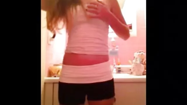 Couple baise sur la rive sex avec son fils du fleuve
