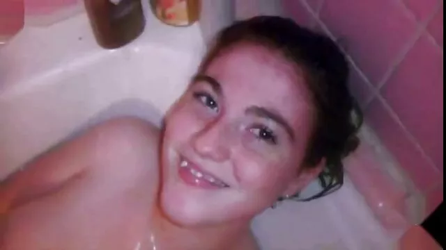 Couple plus video x maman et fils âgé baise devant la caméra