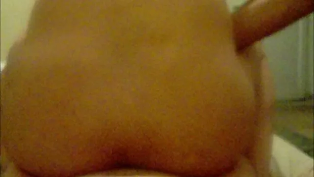 Pervert lui martèle le cul avec un video sex mere fille piston et jouit