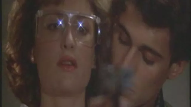 Des infirmières lesbiennes baisent dans la chambre du maman sexy video patient