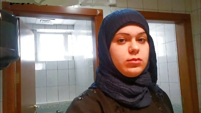 Mari et femme baisent sur le sex maman fr canapé
