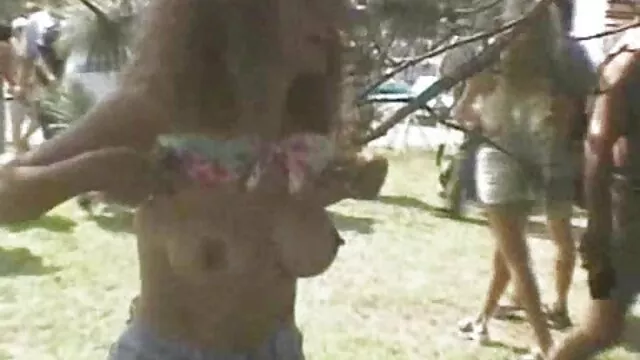 Selene maman sexy video se fait déchirer la chatte