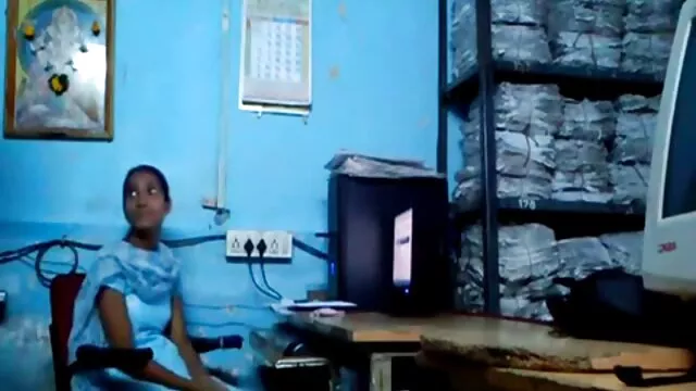Daphné se caresse en se faisant baiser par son video sexe mere mari