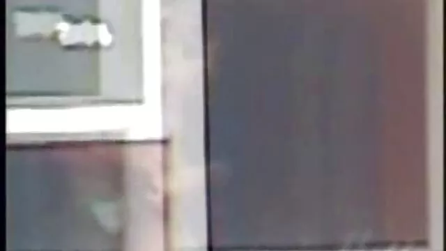 Femme chevauche le cul sur une porno mere avec sa fille grosse bite