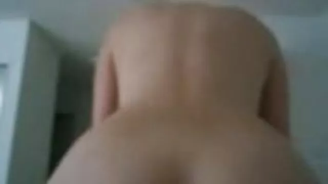 Asian Jasmine porno maman et sa fille se fait baiser brutalement par deux hommes blancs