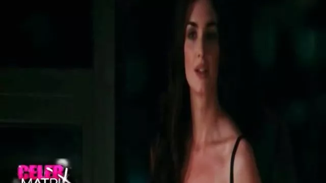 Valentina en levrette anale sexe entre mere