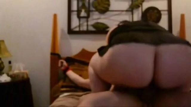 Salope asiatique maman et sa fille porno baise au bureau