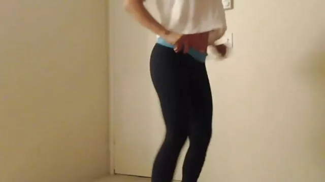 Sexy bbw danse video erotique mere et fils sur webcam